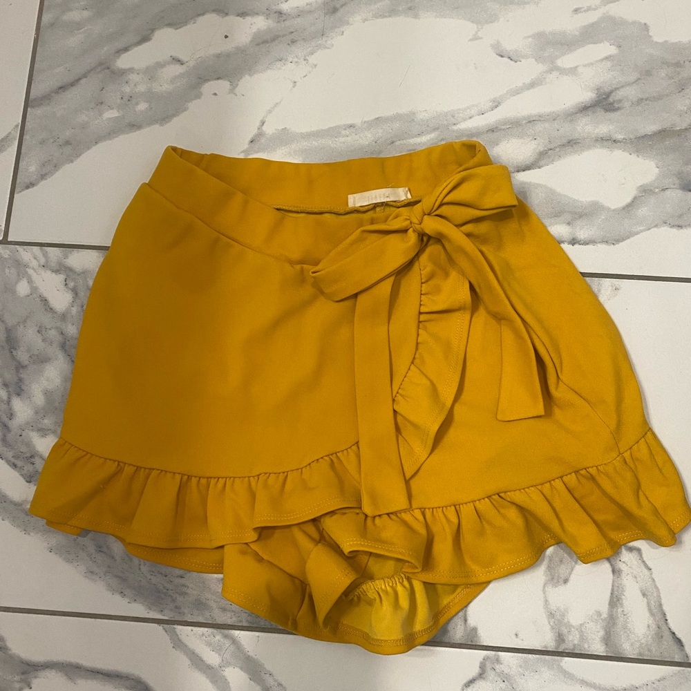 Yellow skort